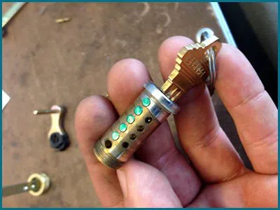 Father Son Locksmith Shop Austin, TX 512-354-1051 - 65-9